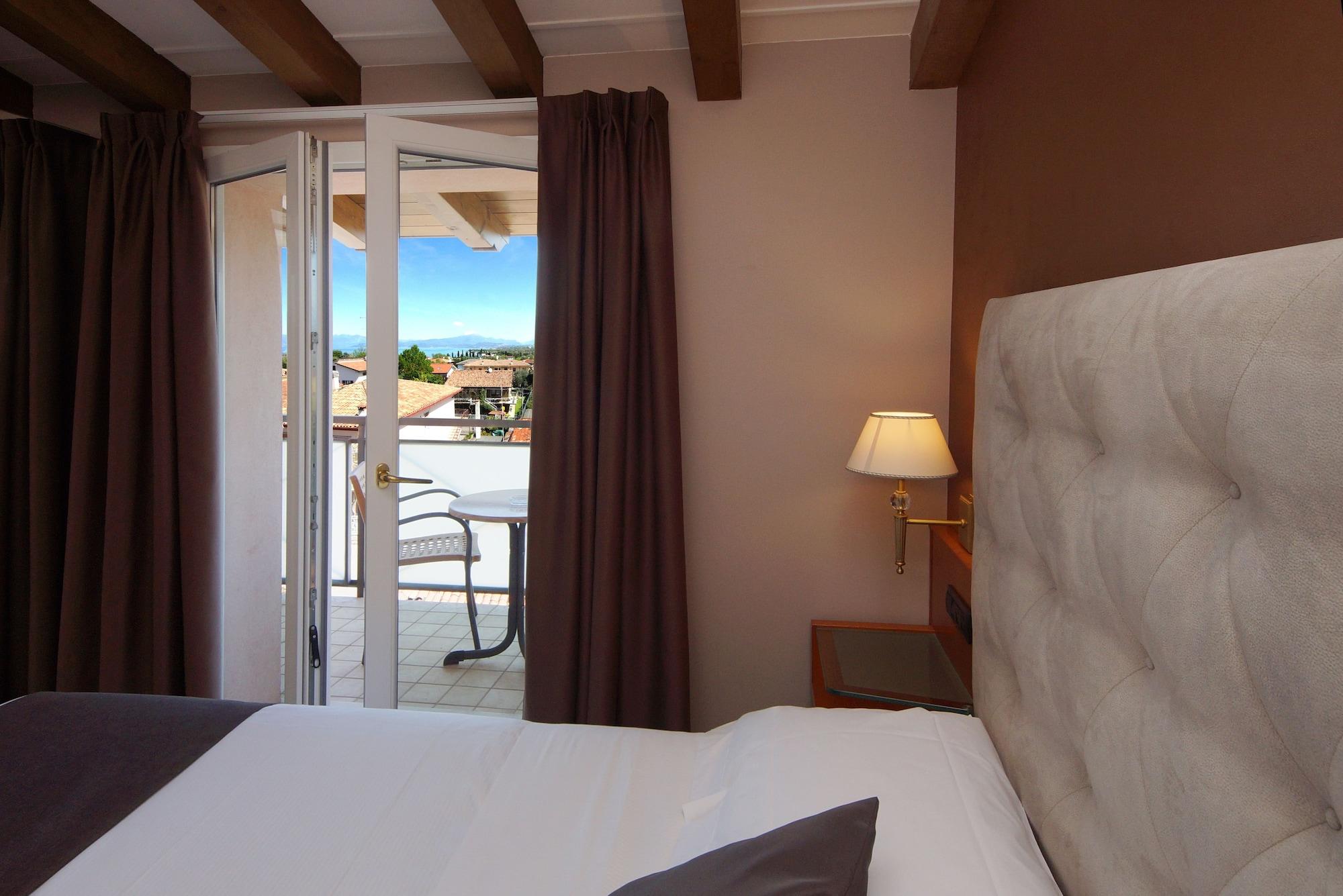 Hotel Clarin 14 By Dori Peschiera del Garda Exterior foto