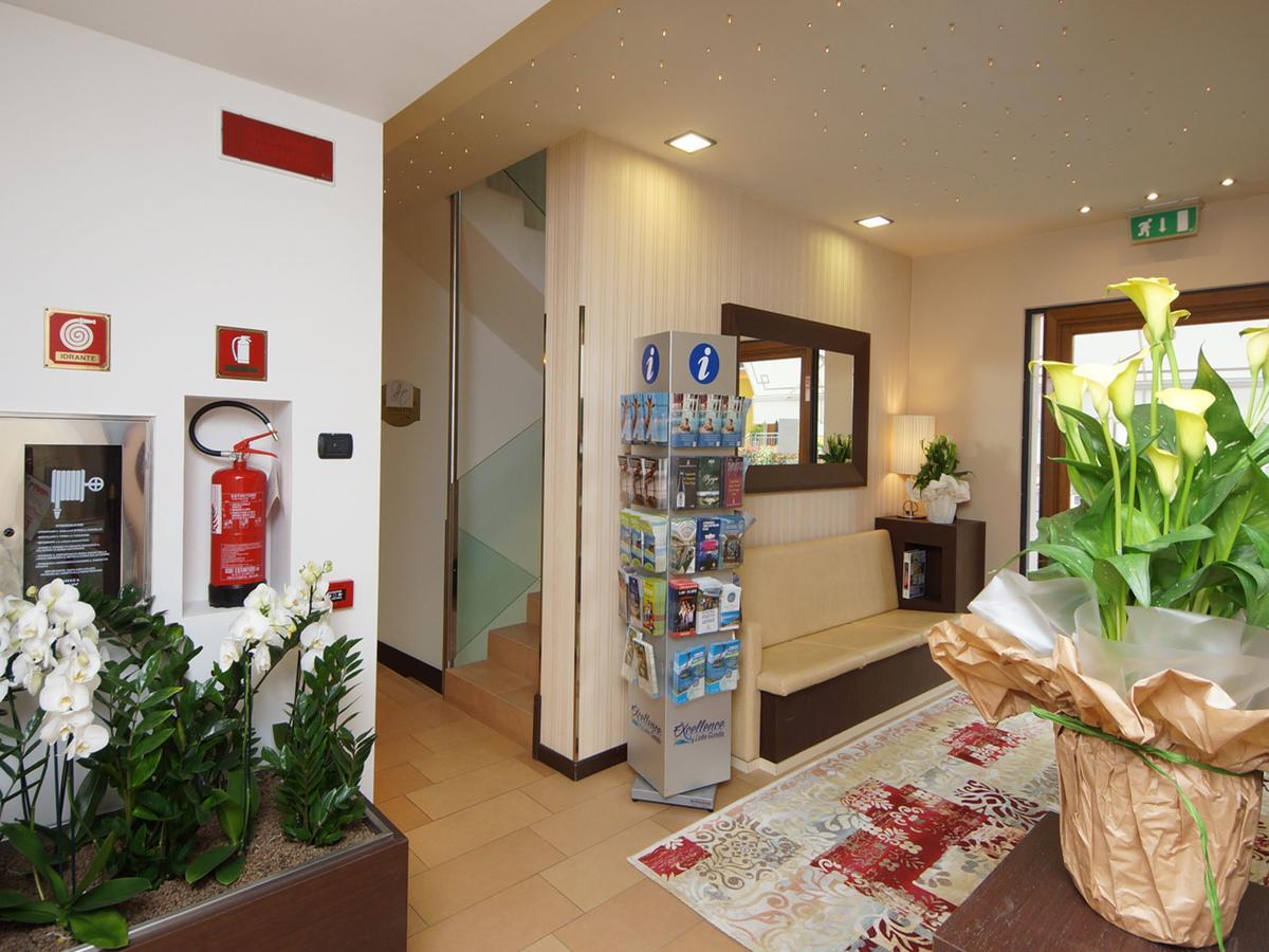Hotel Clarin 14 By Dori Peschiera del Garda Exterior foto
