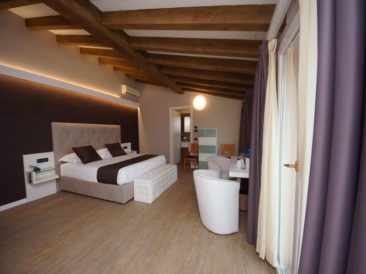 Hotel Clarin 14 By Dori Peschiera del Garda Exterior foto
