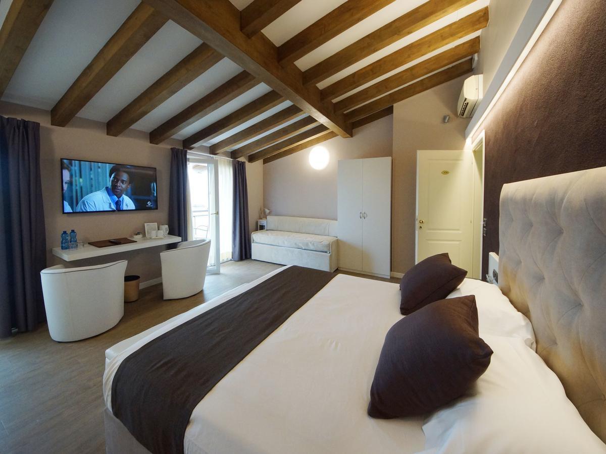 Hotel Clarin 14 By Dori Peschiera del Garda Exterior foto